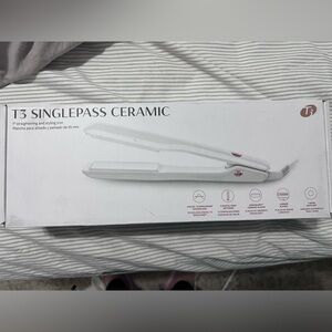 T3 White SinglePass Ceramic Flat Iron
